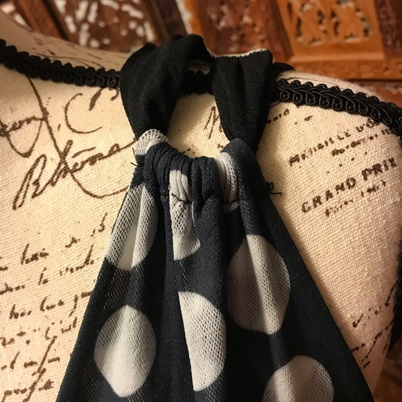 White House Black Market Black & White Top - Picture 5 of 6